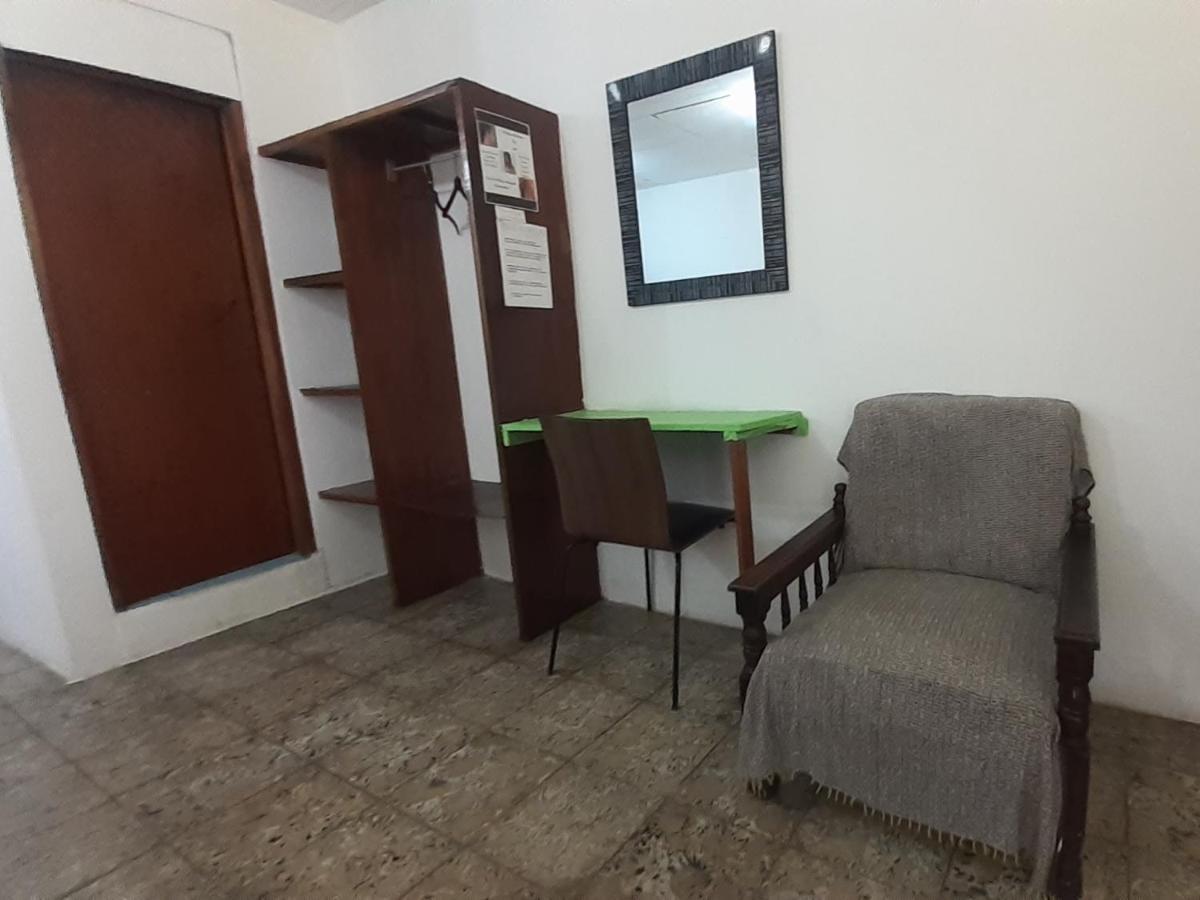Rooms Palmeras 까위따 외부 사진